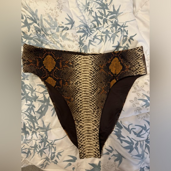 SKIMS recycled swim mid waist bottom small desert snake print - Picture 3 of 3